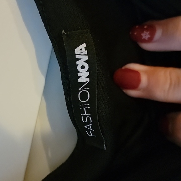 ❄️3/$25 FASHION NOVA Black One Shoulder Jumpsuit with Train! - Picture 3 of 6